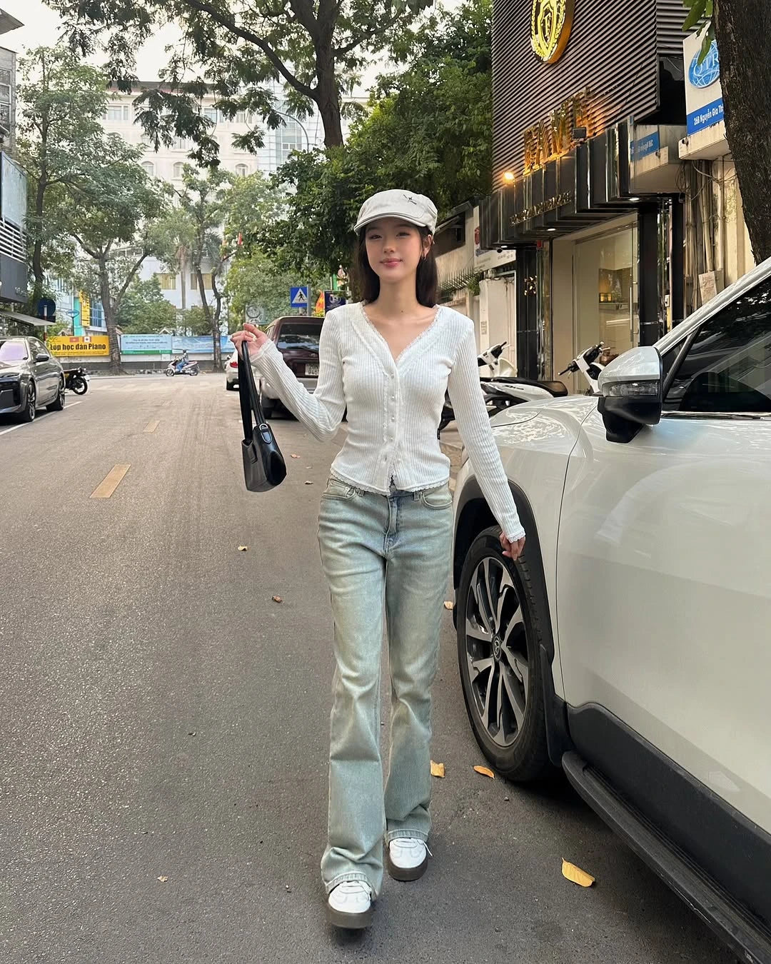 Flared Jeans